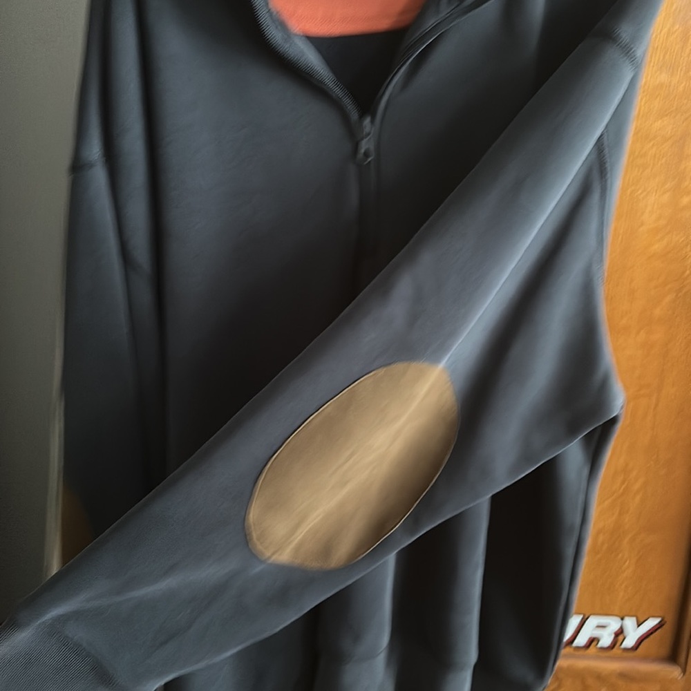 Men’s pullover - Picture 3 of 3